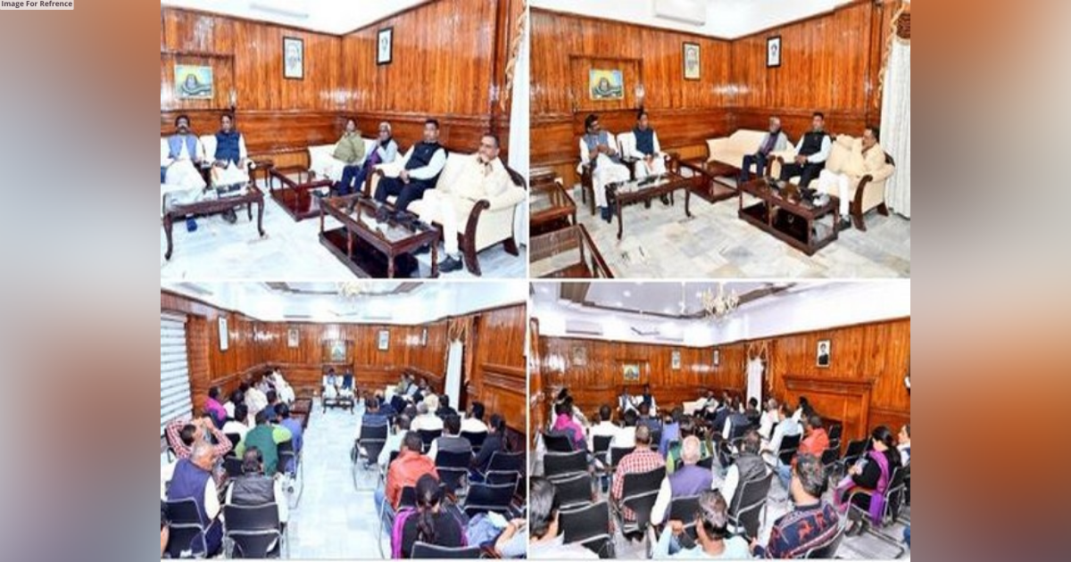 'Absconding' Jharkhand CM Hemant Soren chairs meeting in Ranchi